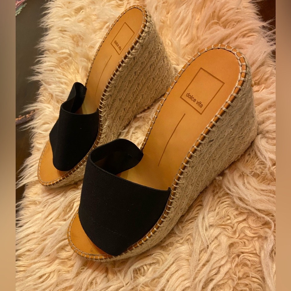 Dolce Vita platform sandal size 9.5
